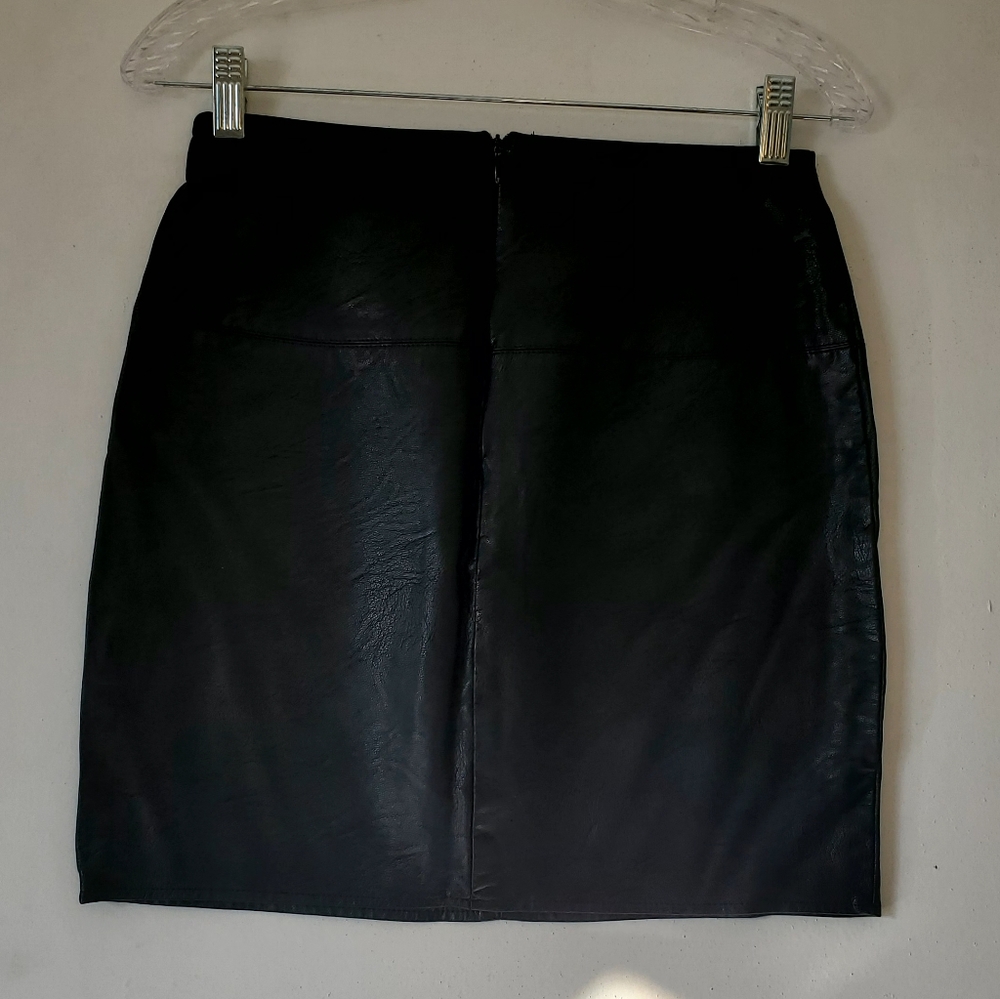 Black Faux Leather Missguided Zipper Mini Skirt Size 6 Women - Picture 5 of 7